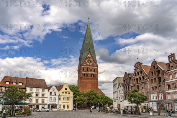 Am Sande Square and St. Johannis Church, Hanseatic City of Lüneburg, Lower Saxony, Germany