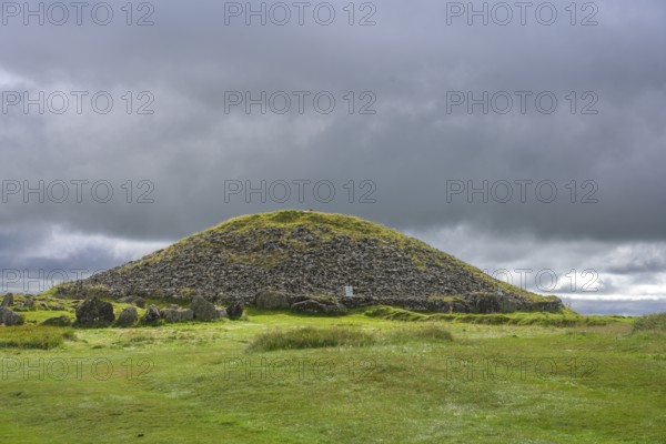 Loughcrew Cairns a megalithic grave, Stonefield, County Meath, Ireland