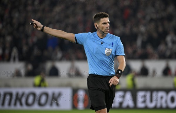 Referee Referee Marian Barbu (ROU) Gesture Gesture Europa League, MHPArena, MHP Arena Stuttgart, Baden-Württemberg, Germany