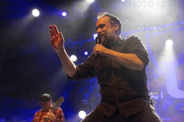 Tim Sult, guitarist and Neil Fallon, singer of Clutch, live on UK & European Tour 2025 at Huxleys Neue Welt in Berlin on 03.12.2025