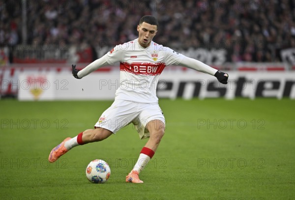 Bilal El Khannouss VfB Stuttgart (11) Action on the ball MHPArena, MHP Arena Stuttgart, Baden-Württemberg, Germany
