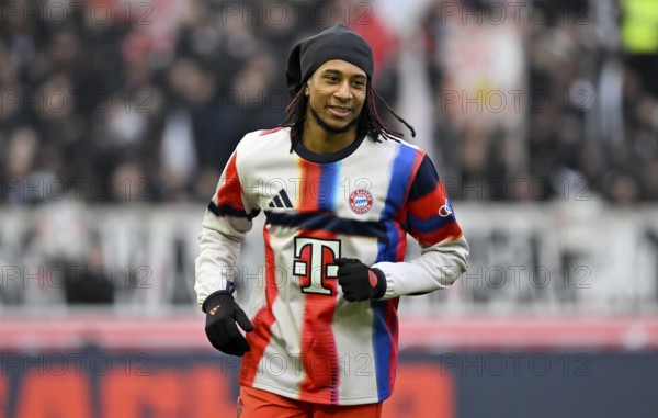 Michael Olise FC Bayern Munich FCB (17) with tube cap Warm-up training MHPArena, MHP Arena Stuttgart, Baden-Württemberg, Germany
