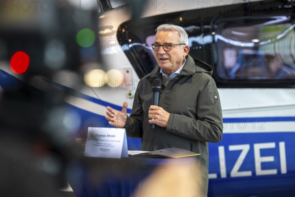 Baden-Württemberg is pooling its drone defence activities at the airport helicopter squadron. The new office is called the Baden-Württemberg Drone Competence and Defence Centre. Thomas Strobl (CDU, Minister of the Interior BW) in front of a police helicopter. Stuttgart, Baden-Württemberg, Germany