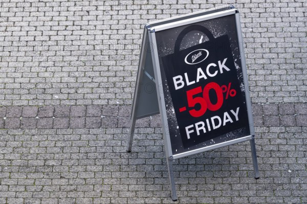 Symbolic photo advertising sign Chicoree Black Friday 50% discount, Lucerne, Switzerland
