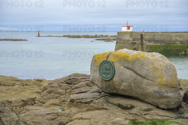 Badge in the harbor for William the Conqueror who set off for England with the ship Mora in 1066, Barfleur, Manche department, France