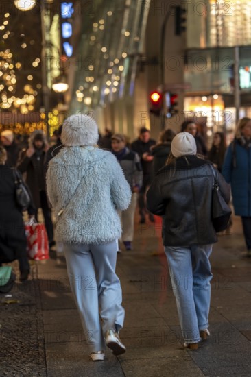 Passaten, shopping in the evening on Tauentzienstraße in Berlin, Germany