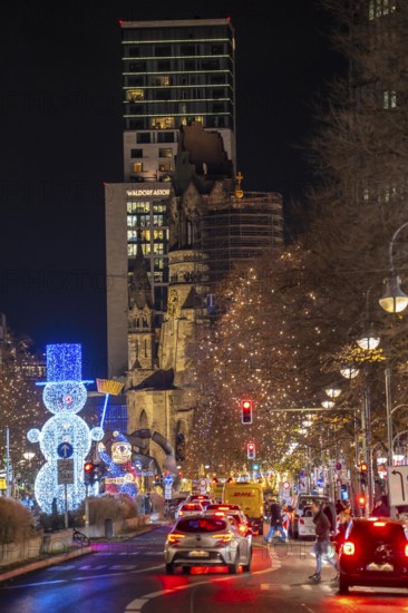 Christmas decoration, light decoration, in Berlin, Tauentzienstraße, view of the Memorial Church on Breitscheidplatz, Christmas market, Germany