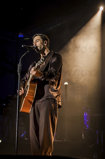 Max Giesinger live on People Tour 2025 in Berlin's Huxley's New World on 26.11.2025