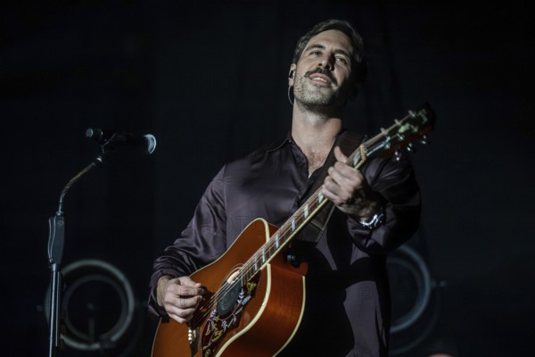 Max Giesinger live on People Tour 2025 in Berlin's Huxley's New World on 26.11.2025
