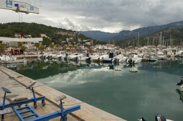 Lots of boats, harbour, Port de Soller, Majorca, Spain