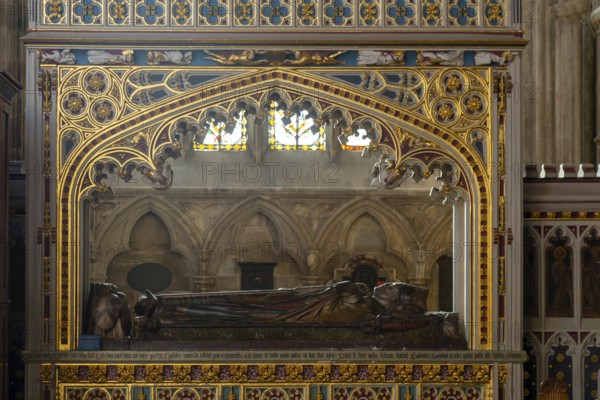 Memorial tomb effigy Bishop Walter Bronescombe died 1280 Exeter cathedral church, Exeter, Devon, England, UK