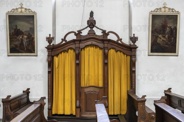 Interior photos in St. Salvator Cathedral in Fulda, officially High Cathedral in Fulda, center of the Fulda Baroque Quarter and landmark of the city, Fulda, Hesse, Germany