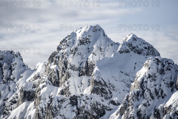 View of snowy Waxenstein, view from Längenfelderkopf in winter, Wetterstein Mountains, Garmisch-Partenkirchen, Bavaria, Germany