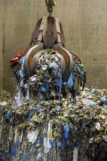 Garbage, household waste, waste separation, waste incineration, waste incineration plant, energy, TREA, Eschbach, Breisgau, Baden-Württemberg, Germany