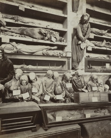 Capuchin Crypt, Le Catacombe dei Cappuccini, extensive crypt complex under the Capuchin monastery in Palermo and, with its natural mummies, one of the most famous burial sites in the world, Sicily, Italy, illustration, reproduction from a model from the 19th century. Authentic, file restored for optimal use, exact date of submission unknown, historical