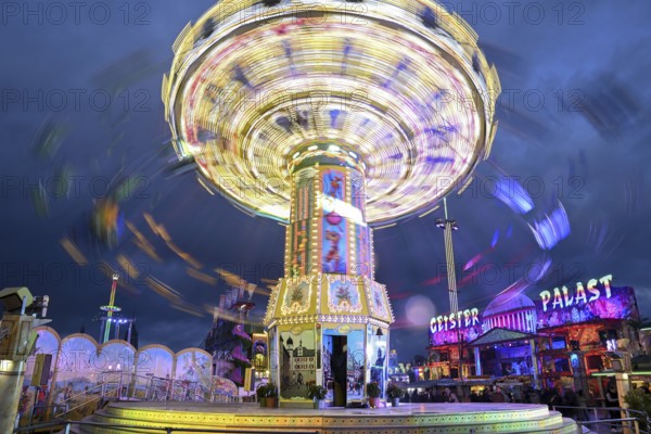 Chain carousel, blue hour, blue hour, Oktoberfest, Munich, Bavaria, Germany