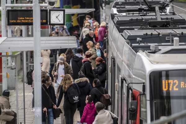 Tram station, at Düsseldorf-Bilk station, hub of S-Bahn, subway, tram, public bus, North Rhine-Westphalia