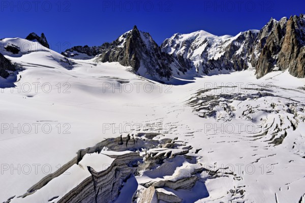 View of the mountains from the Télécabine Panorama Railway, La Tour Ronde, Mont Blanc, Mont Maudit, Le Mont Blanc du Tacul, in the foreground the glacier du Géant, Chamonix-Mont-Blanc, Haute-Savoie, France