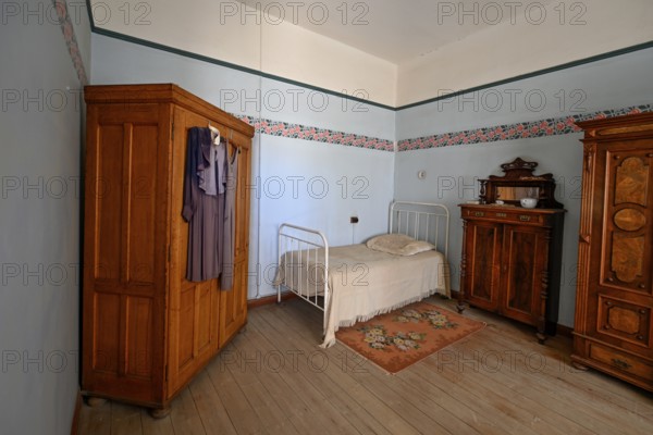 Former residential house, interior, Kolmanskop, restricted diamond area, near Lüderitz, Karas region, Namib