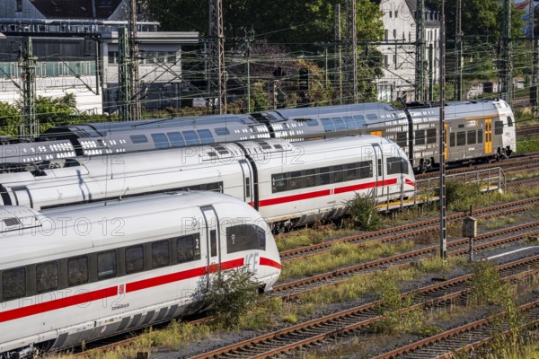 ICE trains on the railway line, RRX, Rhine-Ruhr-Express, regional train, north of Düsseldorf main station, North Rhine-Westphalia, Germany