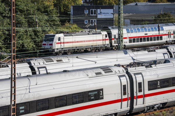 ICE trains on the railway line, IC, Intercity train, north of Düsseldorf main station, North Rhine-Westphalia, Germany