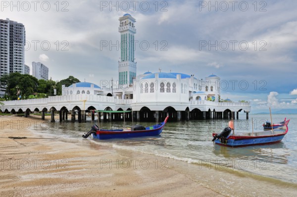 Penang Floating Mosque or Tanjong Bungah Floating Mosque, George Town, Penang, Malaisia