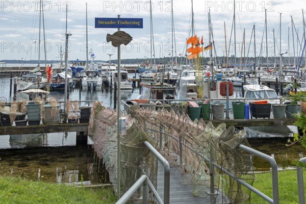 Strander Fischersteg, boat harbour, fishing harbour, marina, fish traps, Strande, Schleswig-Holstein, Germany