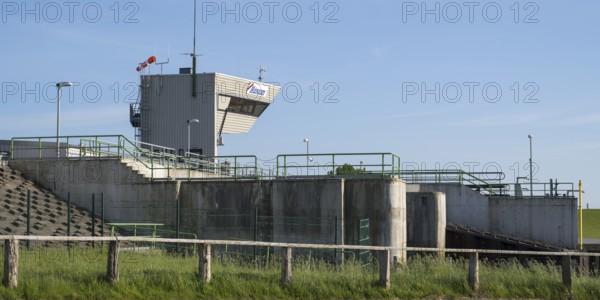 Lock, pumping station, Husumer Au, Husum, North Frisia, North Sea, Schleswig-Holstein, Germany