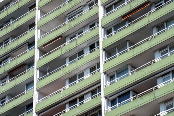 Residential tower block, in Essen-Steele, tallest residential building in the city, over 130 flats on 20 floors, 70 metres high, North Rhine-Westphalia, Germany