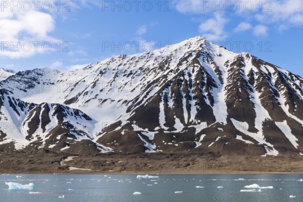 Mountain tops, snow, sea, Konowbreen, Spitsbergen, Svalbard