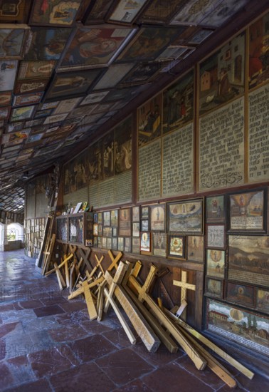 Votive plaques in the walkway around the Chapel of Grace, Kapellplatz, place of pilgrimage, Altötting, Upper Bavaria, Bavaria, Germany