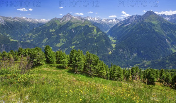 Mountain landscape in the Penken hiking area, Mayrhofen, Zillertal, Zillertal Alps, Tyrol, Austria