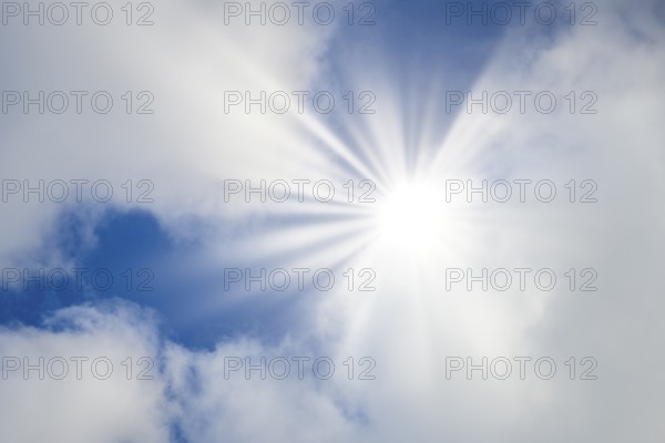 Symbolic image, global warming, heat, bright sunshine penetrates thin clouds and illuminates the sky, sun, Baden-Württemberg, Germany