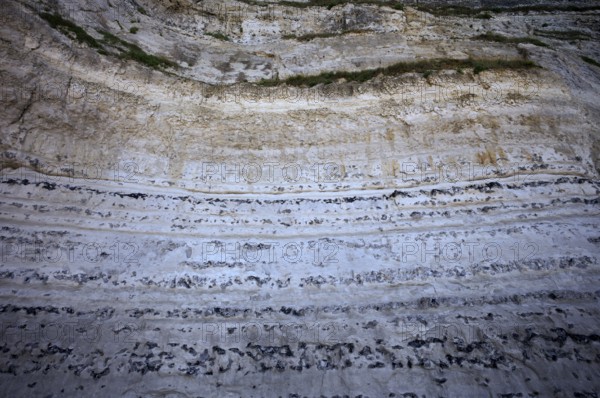 Flint inclusions in chalk cliffs, beach, pebble beach, Étretat, cliff, cliffs, chalk cliffs, alabaster coast, La Côte d'Albâtre, Normandy, Seine-Maritime, France