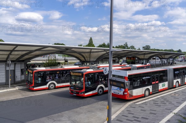 Bus station at Wiesdorf Leverkusen Mitte railway station, buses of the local transport company Wupsi, operates local transport in Leverkusen and the Rheinisch-Bergisch district, Rhine-Sieg transport association, local buses, North Rhine-Westphalia, Germany
