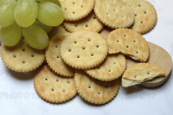 Crackers, crackers with grapes