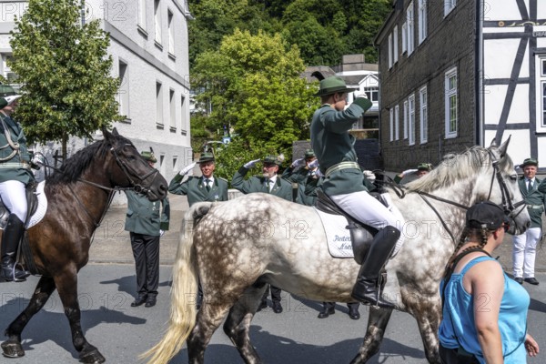 Rifle festival in Bad Fredeburg, in the Sauerland region, parade of the rifle companies in the town, parade, St. Georg rifle brotherhood, 3-day rifle festival, for 193 years, acceptance of the parade on horseback, customs in the Hochsauerland district, North Rhine-Westphalia, Germany