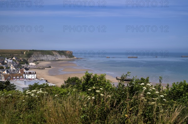 Chaos Coast, Phoenix Caissons, caissons, concrete boxes, were used in the sea as breakwaters and to form an improvised harbour, Mulberry B Harbour, Mulberry Harbour, Port Winston, Gold Beach, beach, D-Day, Operation Overlord, Arromanches-les-Bains, Normandy, Calvados, France