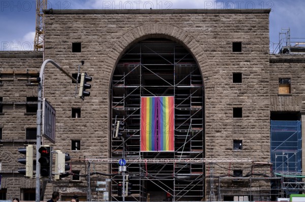Rainbow flag, LGBTQ flag, old Bonatzbau station, construction site, Stuttgart 21 underground railway project, main station, DB, Deutsche Bahn, Stuttgart, Baden-Württemberg, Germany