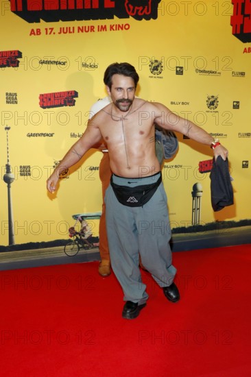 Arman Kashani at the #SchwarzeSchafe premiere at the cinema in the Kulturbrauerei on 15.7.2025 Berlin