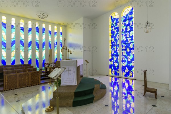 Interior view of the chapel, Chapelle du Rosaire de Vence, Chapelle Matisse, artist Henri Matisse, Vence, Provence Alpes Côte d'Azur, South of France, France