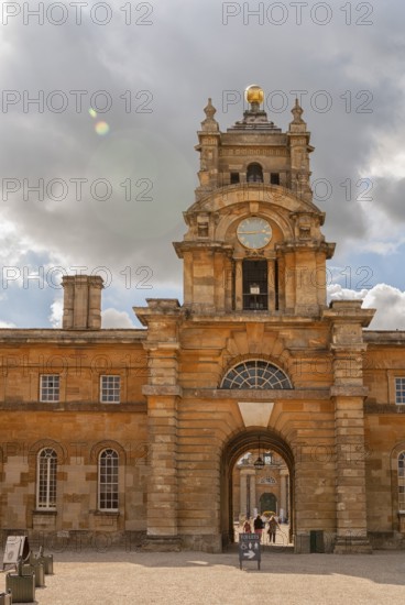 Blenheim Palace, the largest non-royal aristocratic residence in Great Britain, built by Queen Anne as a reward for John Churchill, 1st Duke of Marlborough. The imposing baroque palace is located in the English county of Oxfordshire on the River Glyme, a UNESCO World Heritage Site, England, United Kingdom