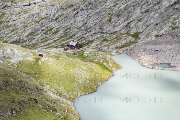 Adolf-Nossberger-Hütte, view of turquoise-blue mountain lake Großer Gradensee, Schober Group, Hohe Tauern National Park, Carinthia, Austria