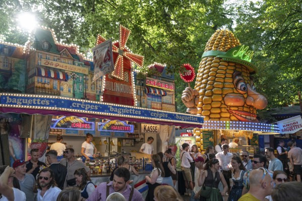 Showmen at the Erlangen Bergkirchweih, traditional twelve-day folk festival, Erlangen, Middle Franconia, Bavaria, Germany