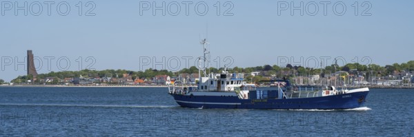 Naval memorial, beach, ship, Laboe, Baltic seaside resort, fjord, Baltic Sea, North Frisia, Schleswig-Holstein, Germany