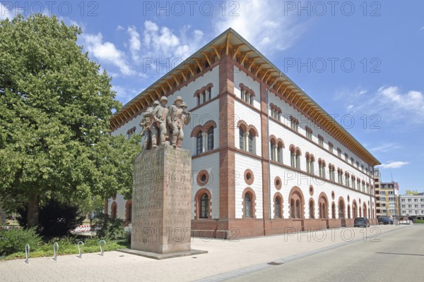 Fruchthalle built in 1846 with war memorial, building, Neo-Renaissance, Kaiserslautern, Rhineland-Palatinate, Germany