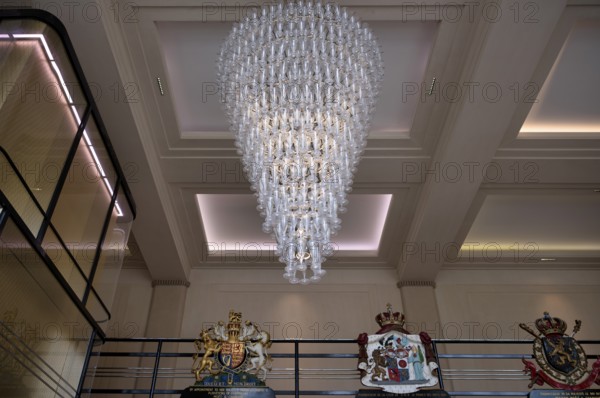 Chandelier consisting of 860 champagne glasses, reception hall, entrance area, headquarters of the champagne brand Moët & Chandon, part of the luxury goods group LVMH Louis Vuitton Moët Hennessy, Avenue de Champagne, Épernay, Marne, France