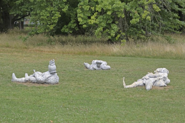 Sculpture Astronauts by Pawel Althamer 2023, Blickachsen 14, modern art, three reclining bizarre astronauts, spa garden, Bad Homburg, Taunus, Hesse, Germany