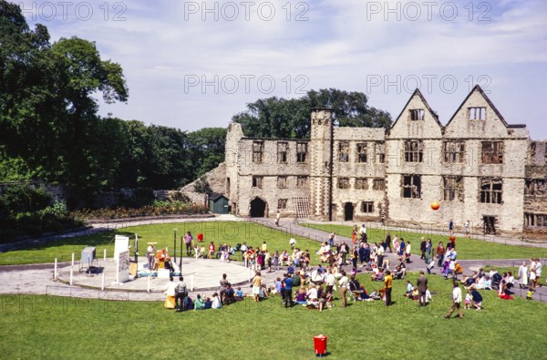 People watching parrot show in grounds of Dudley Zoo, West Midlands, England, UK 1970s