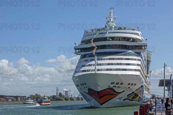 Cruise ship AIDA mar moored at the quay wall, Warnow, Warnemünde, Rostock, Mecklenburg-Vorpommern, Germany